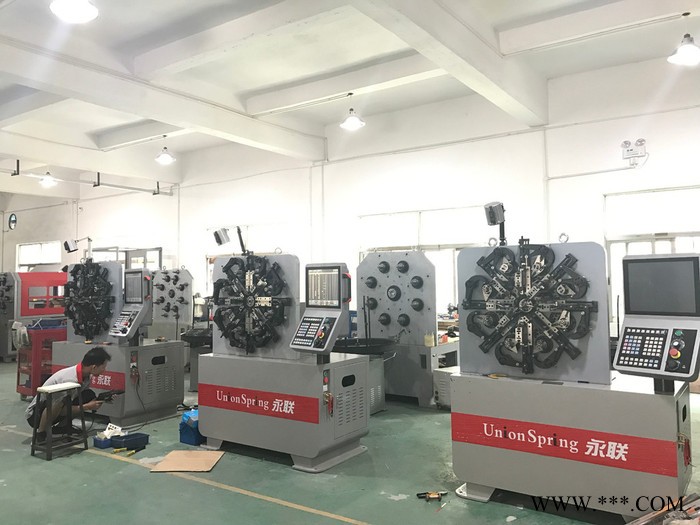 深圳永联10轴无凸轮US-236弹簧机用于生产厨具配件、汽车配件。童车配件
