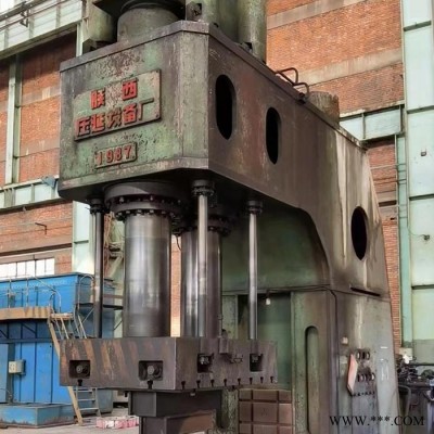 武汉工厂提货  单臂油压机1000吨一台，台面2800*3700，行程2000，有要的联系！ 二手油压机